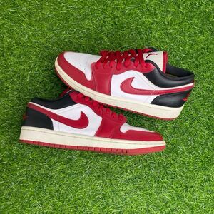 Air Jordan 1 Low Reverse Black Toe Size Women’s 9